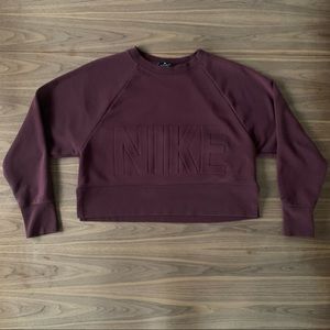 Nike cropped crew neck pullover sweater.